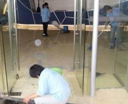 公司總部開展衛(wèi)生打掃除活動(dòng)